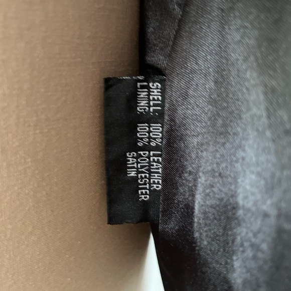 Women’s (L) KASPER leather jacket, good condition, 5% discount to first buyer. - Picture 6 of 7